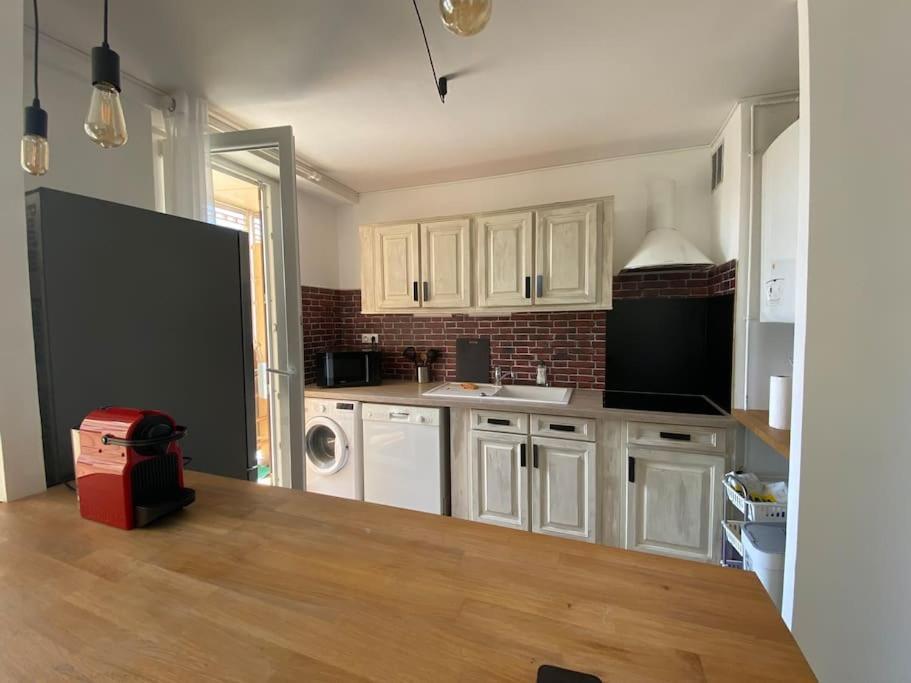 Grand T2 53M2, Proche Plages Et Port , Parking . Apartment La Ciotat Exterior foto